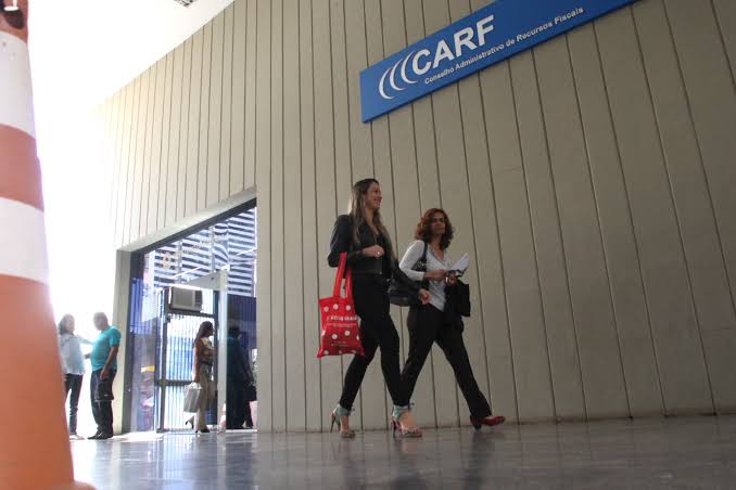 Devedor contumaz: retirada de competência do CARF gera debate sobre defesa e segurança jurídica