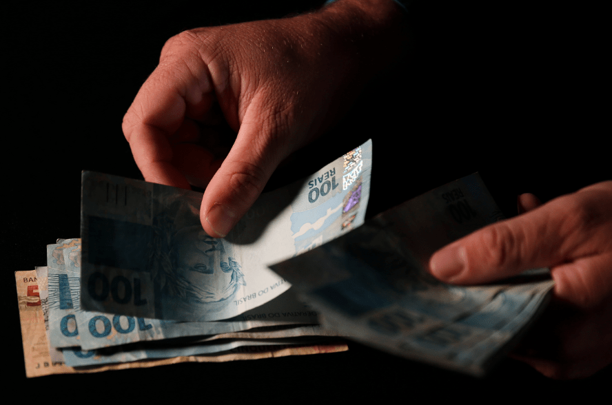 Compensação da CBS via PER/DComp: caminhos abertos, limites e pontos de tensão jurídica