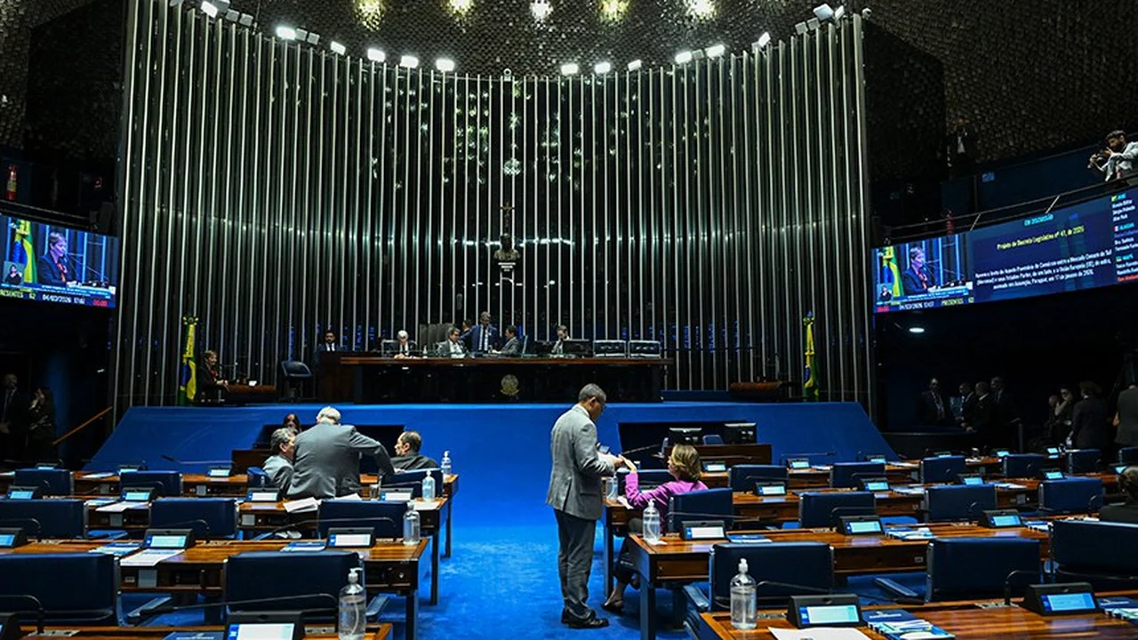 Senado aprova redução de tributos e ampliação de compensação de prejuízos para resseguradoras; texto vai à sanção